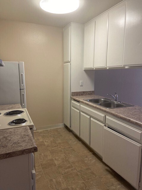 563 Broadway in El Cajon, CA - Building Photo - Building Photo