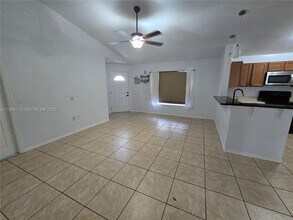 4876 30th Ave in Vero Beach, FL - Building Photo - Building Photo