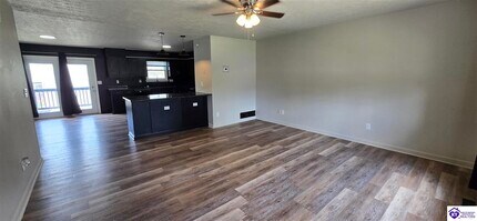 408 Wagon Wheel Trail in Radcliff, KY - Building Photo - Building Photo