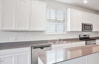 1482 Rhodes Pond St in Wendell, NC - Building Photo - Building Photo