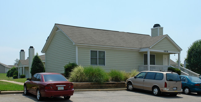 4908 Hoyle Dr in Raleigh, NC - Foto de edificio - Building Photo