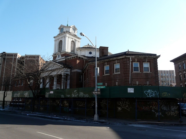 1814 Grand Concourse in Bronx, NY - Foto de edificio - Building Photo