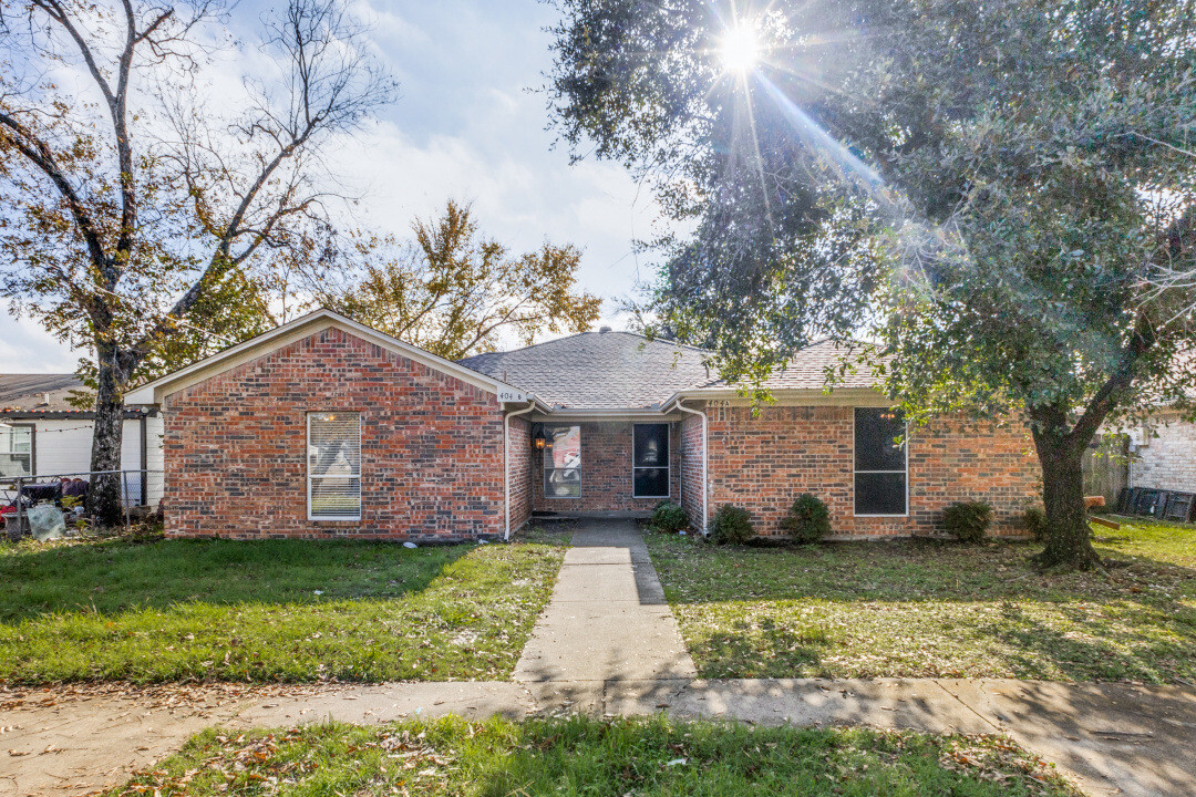 404 Center St in Forney, TX - Building Photo