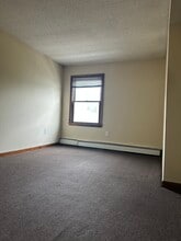 8 Cottage Green, Unit 8 in Enfield, CT - Building Photo - Building Photo