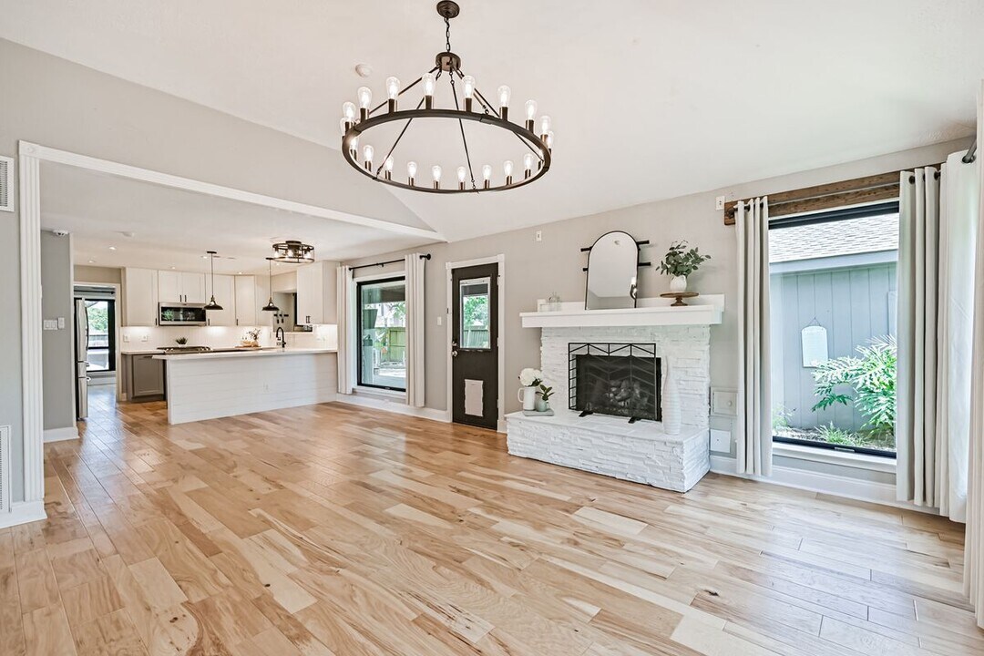 1801 Vaquero in Friendswood, TX - Building Photo