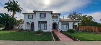 290 E B St in Dixon, CA - Building Photo