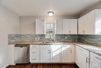 500 E Main St in Denison, TX - Building Photo - Building Photo