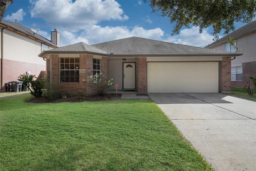 22814 W Waterlake in Richmond, TX - Building Photo