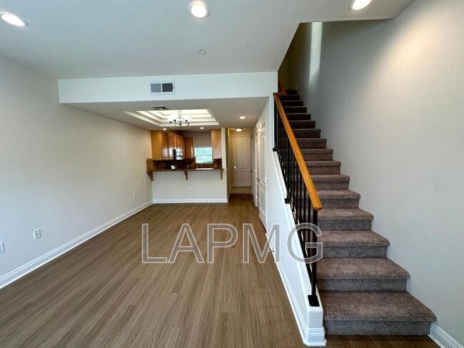 12217 Moorpark St in Los Angeles, CA - Building Photo - Building Photo