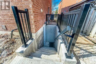 133 Bernard Ave in Richmond Hill, ON - Building Photo - Building Photo