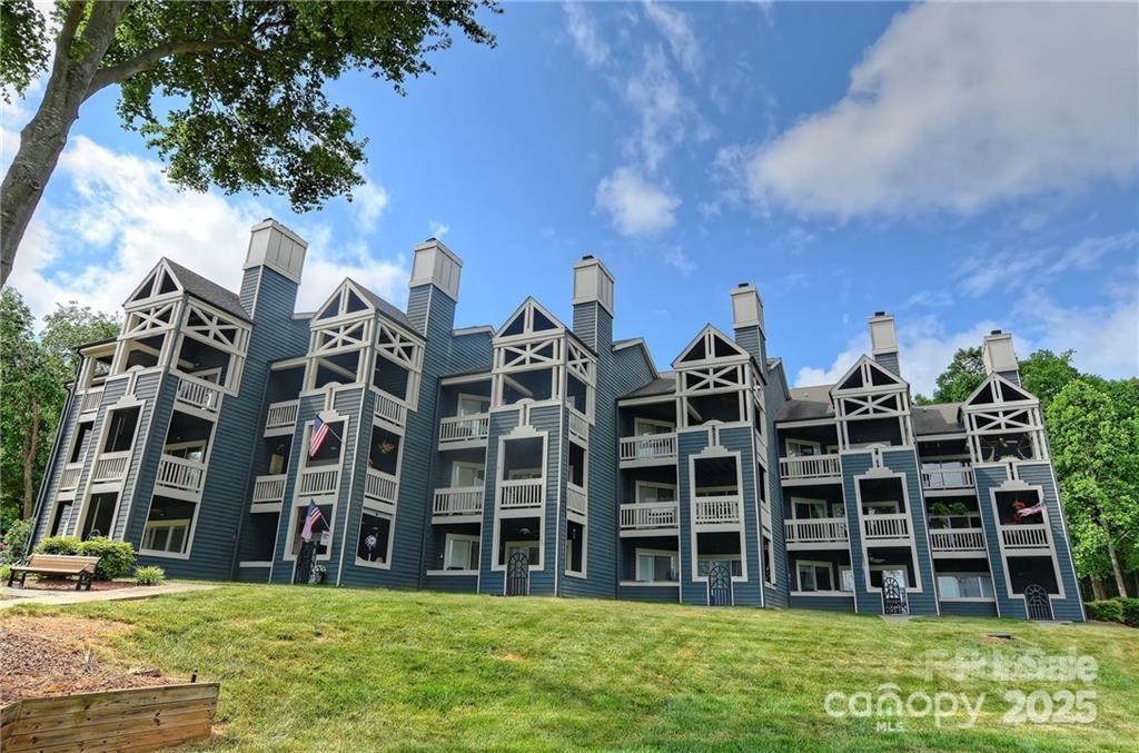 2129 Regatta Ln in Denver, NC - Building Photo