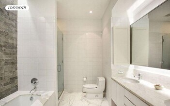 102-104 Fulton St in New York, NY - Building Photo - Building Photo