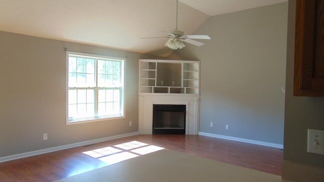 974 Brandi Phillips Dr in Clarksville, TN - Building Photo - Building Photo