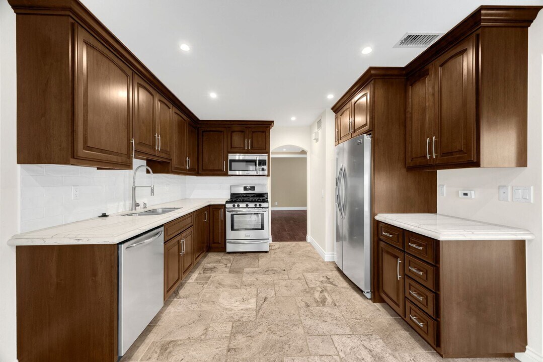 219 Chinook Cir in Placentia, CA - Building Photo