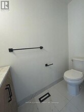 1 Seton Park Rd in Toronto, ON - Building Photo - Building Photo