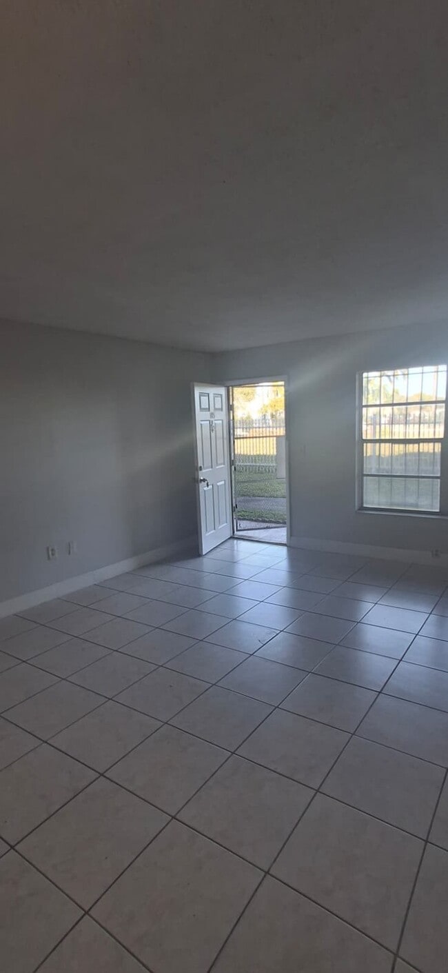 251 NW 177th St in Miami Gardens, FL - Building Photo - Building Photo