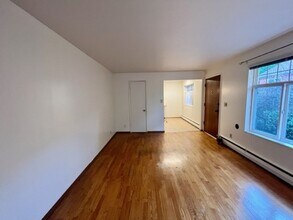 159 Boston St in Seattle, WA - Building Photo - Building Photo