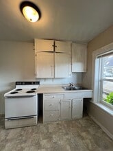 93754 Newport Ln in Coos Bay, OR - Building Photo - Building Photo