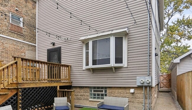 property at 3227 S Wells St