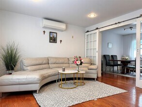 133 Railroad Ave in Syosset, NY - Building Photo - Building Photo