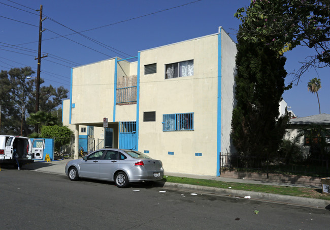 12526 S Western Ave in Los Angeles, CA - Foto de edificio - Building Photo