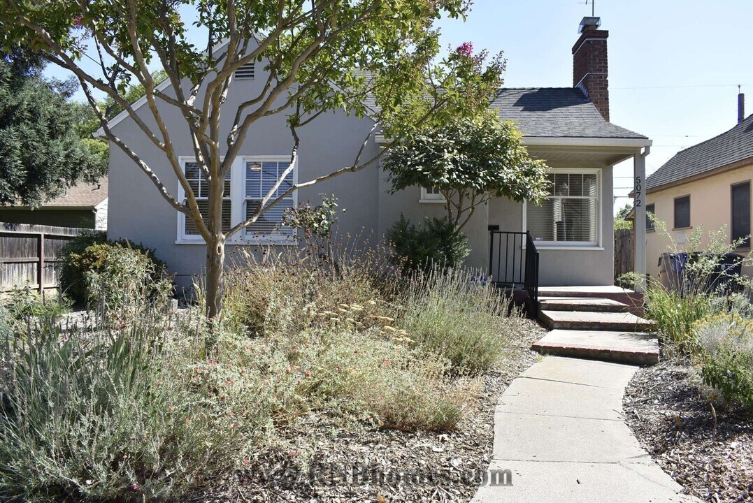 5072 7th Ave in Sacramento, CA - Building Photo
