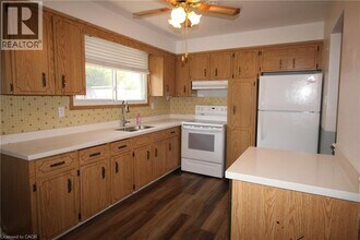 4 Purnell Dr in Hamilton, ON - Building Photo - Building Photo