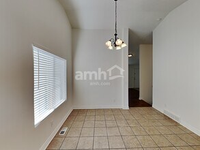 8347 Holly Oak Dr in West Jordan, UT - Foto de edificio - Building Photo