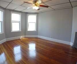 102 Saxton St in Boston, MA - Building Photo - Building Photo