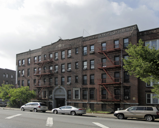 672 Empire Blvd in Brooklyn, NY - Foto de edificio - Building Photo