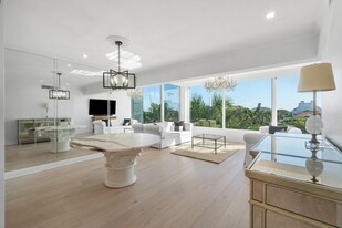 44 Cocoanut Row in Palm Beach, FL - Building Photo