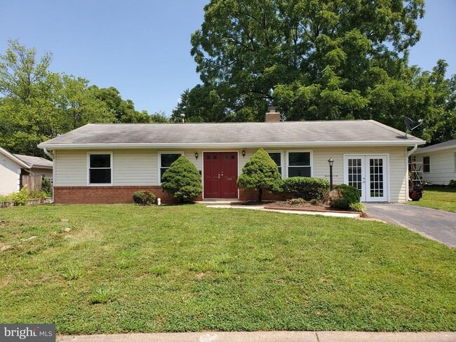 property at 804 W Nettle Tree Rd