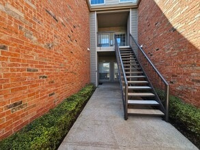 12660 Hillcrest Rd in Dallas, TX - Building Photo - Building Photo