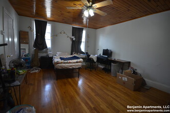 234 Cypress St, Unit 2 in Brookline, MA - Building Photo - Building Photo