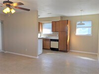 915 Alexander St photo'