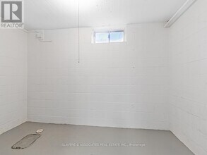 71 Montrose Ave in Toronto, ON - Building Photo - Building Photo