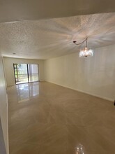 7900 S Colony Cir in Tamarac, FL - Building Photo - Building Photo