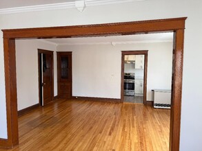 868 Broadway, Unit A in South Portland, ME - Building Photo - Building Photo