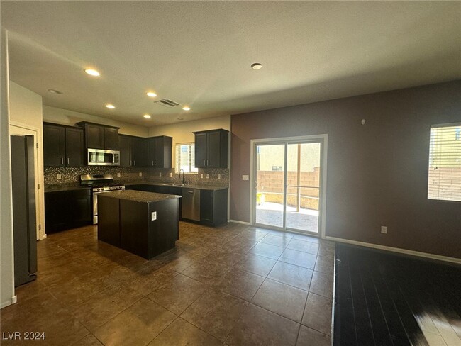 5398 Gold One Ln in Las Vegas, NV - Building Photo - Building Photo