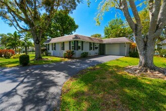 225 Georgetown Blvd in Naples, FL - Building Photo - Building Photo