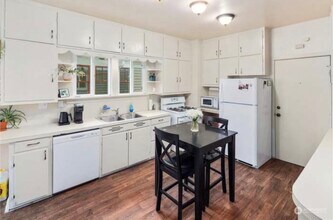 2026 Lombard Ave, Unit Unit #2 in Everett, WA - Foto de edificio - Building Photo