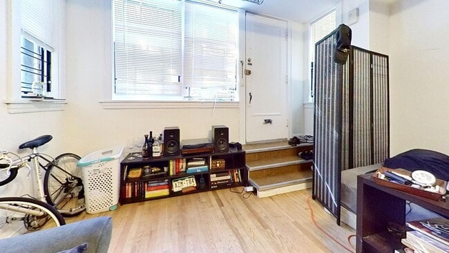property at 658 W Briar Pl