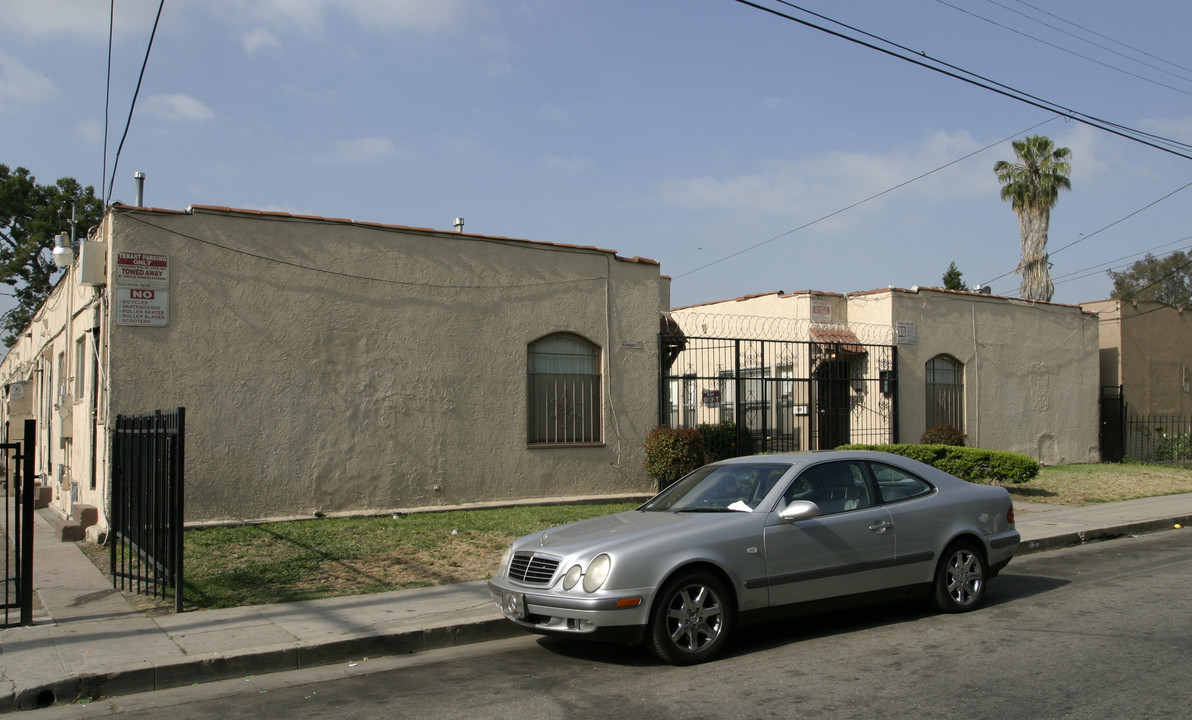 612 W 87th St in Los Angeles, CA - Building Photo