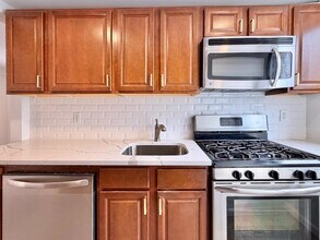 63 Coles St in Jersey City, NJ - Building Photo - Building Photo