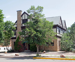 902 Greenwood Ave Apartments