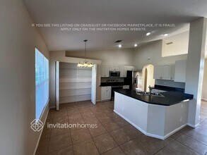 2133 SW Pruitt St in Port St. Lucie, FL - Foto de edificio - Building Photo