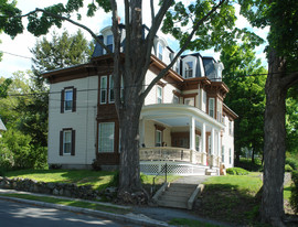 9 Central St Apartments