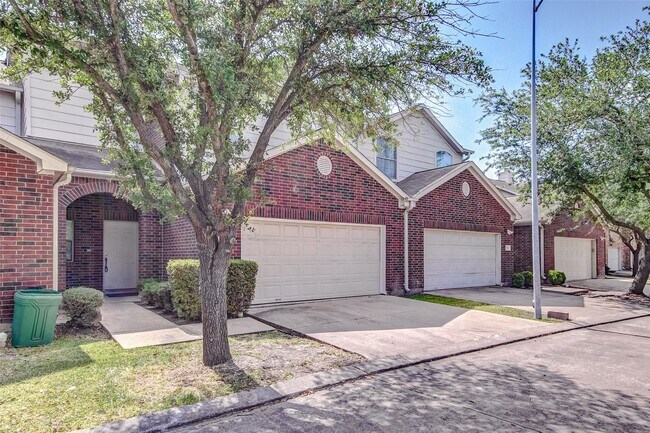 property at 3742 E Ashford Villa Ln