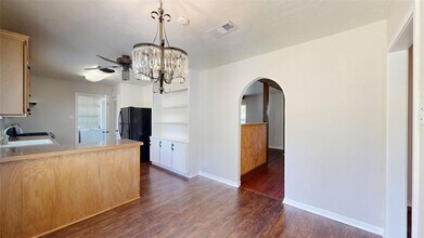 911 E North Ave in Bryan, TX - Building Photo - Building Photo