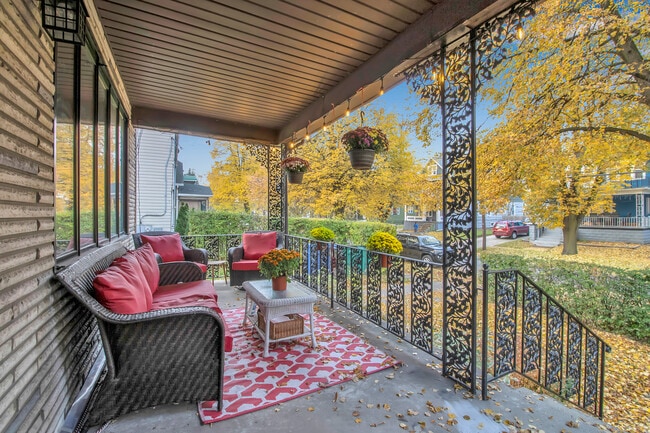 79 Ideal St, Unit Upper in Buffalo, NY - Building Photo - Building Photo